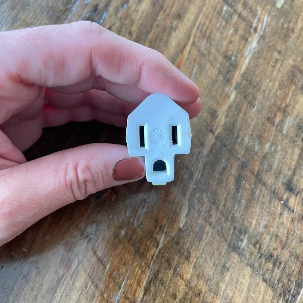 15-Amp 2 Wire To 3 Wire Single To Single Basic Standard Adapter